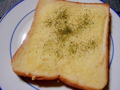 食パンでガーリックトースト